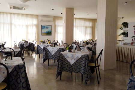 Hotel Dei Cesari 04b